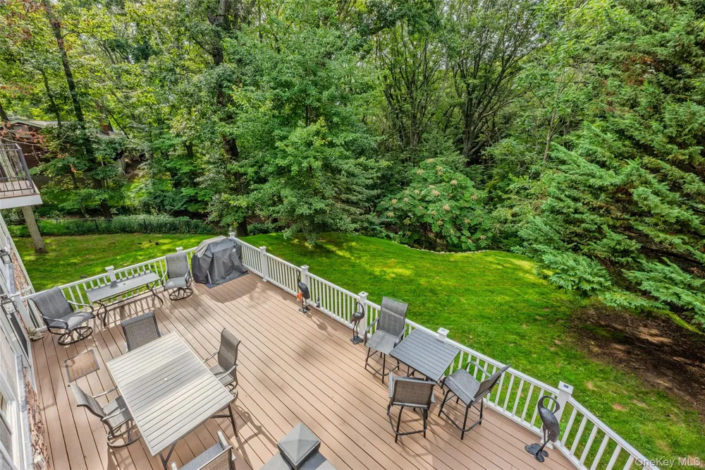 5 Buena Vista Road Port Jefferson, NY 11777