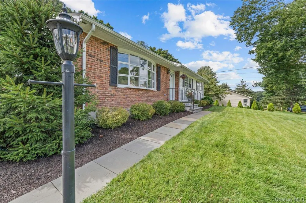 15 Robinson Avenue Bedford Hills, NY 10507