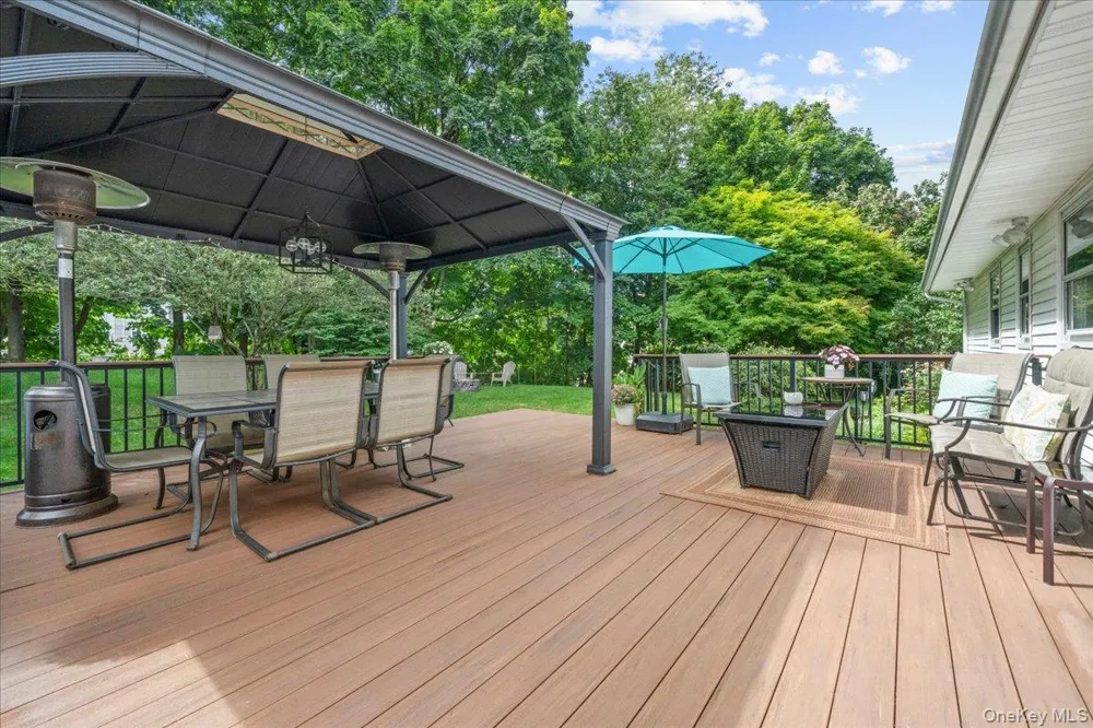 15 Robinson Avenue Bedford Hills, NY 10507