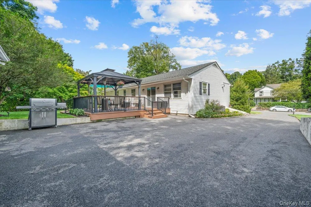 15 Robinson Avenue Bedford Hills, NY 10507