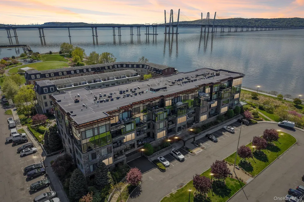 16 Rivers Edge Drive #310 Tarrytown, NY 10591