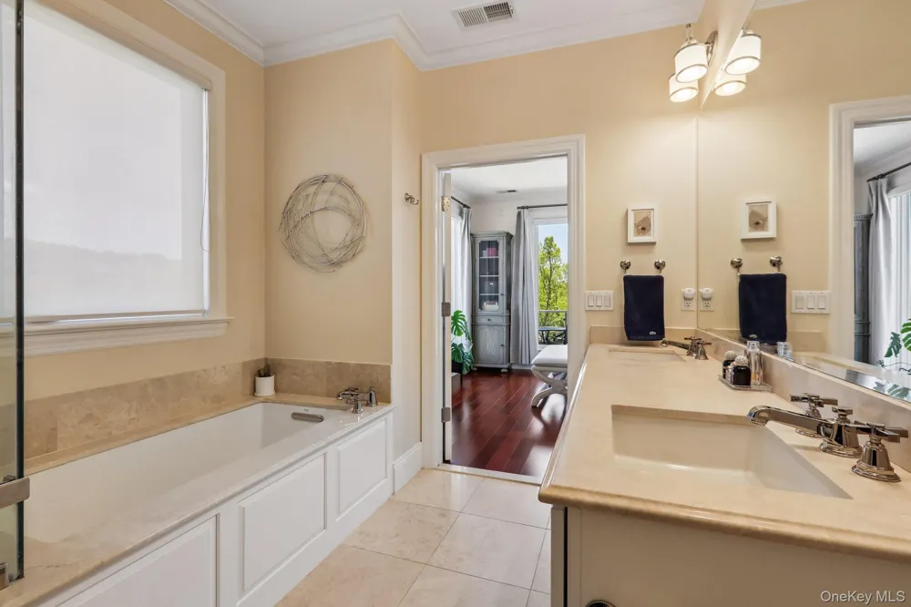 16 Rivers Edge Drive #310 Tarrytown, NY 10591