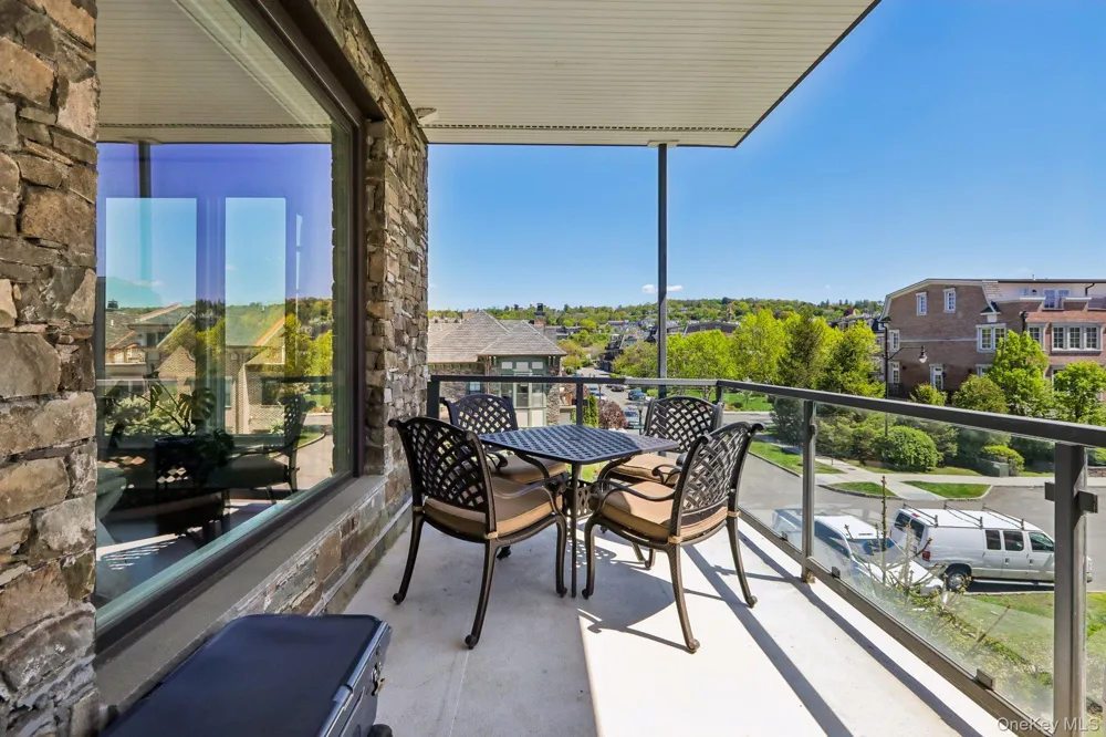 16 Rivers Edge Drive #310 Tarrytown, NY 10591
