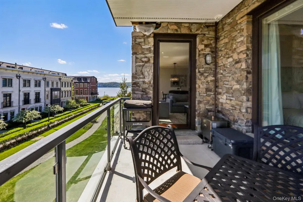 16 Rivers Edge Drive #310 Tarrytown, NY 10591