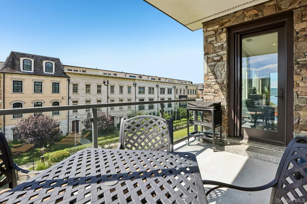 16 Rivers Edge Drive #310 Tarrytown, NY 10591
