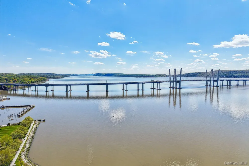16 Rivers Edge Drive #310 Tarrytown, NY 10591