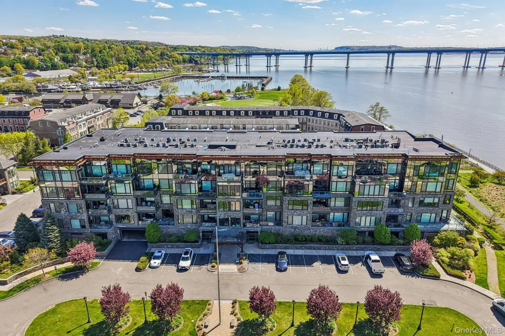 16 Rivers Edge Drive #310 Tarrytown, NY 10591