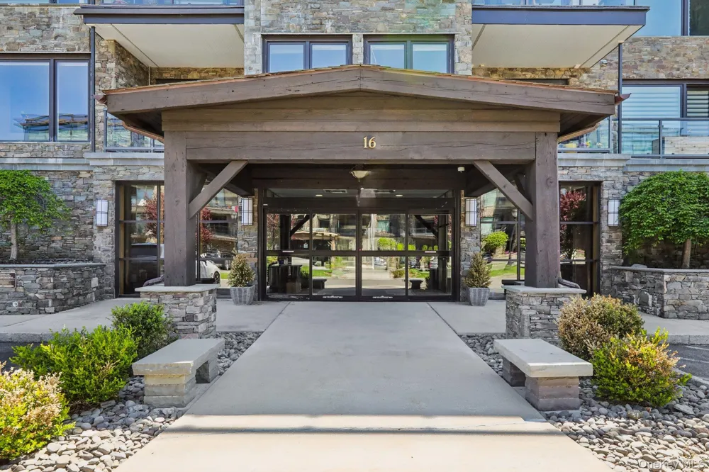 16 Rivers Edge Drive #310 Tarrytown, NY 10591