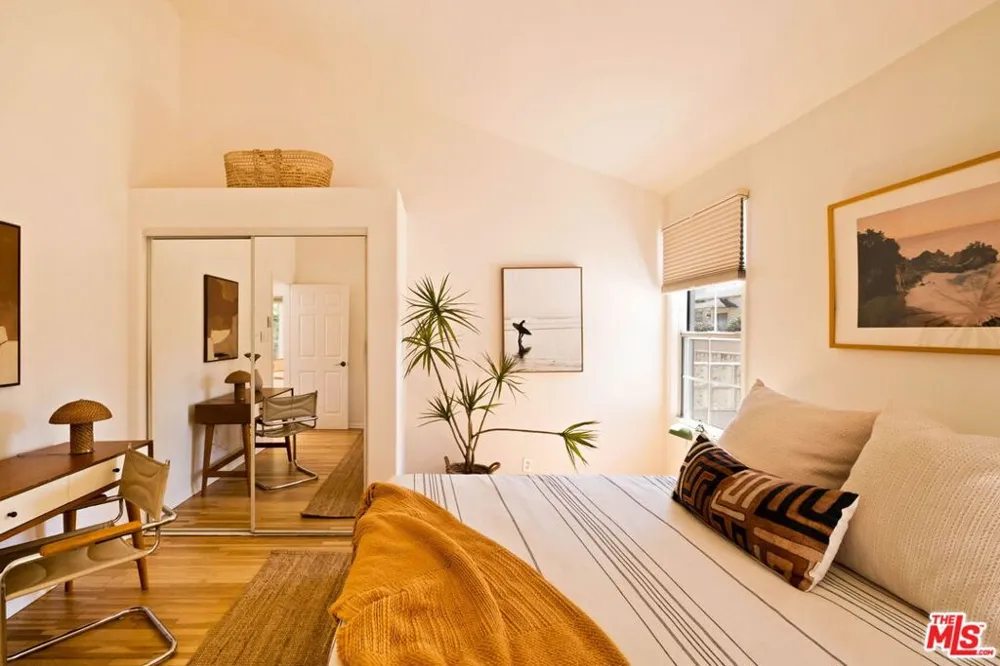 2134 Oak Street #1 Santa Monica, CA 90405
