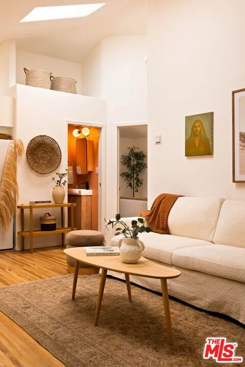 2134 Oak Street #1 Santa Monica, CA 90405