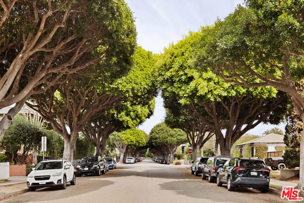 2134 Oak Street #1 Santa Monica, CA 90405