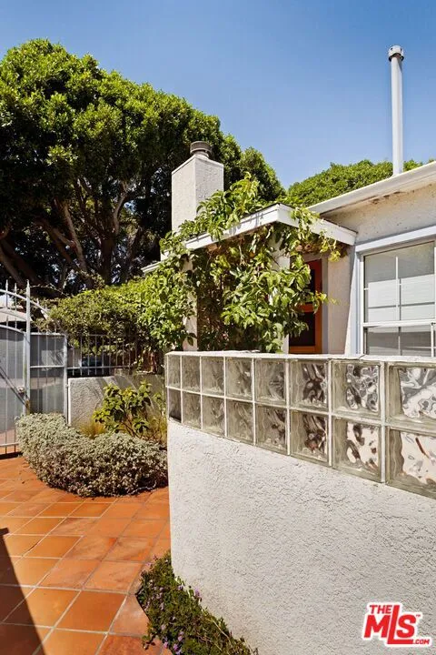 2134 Oak Street #1 Santa Monica, CA 90405