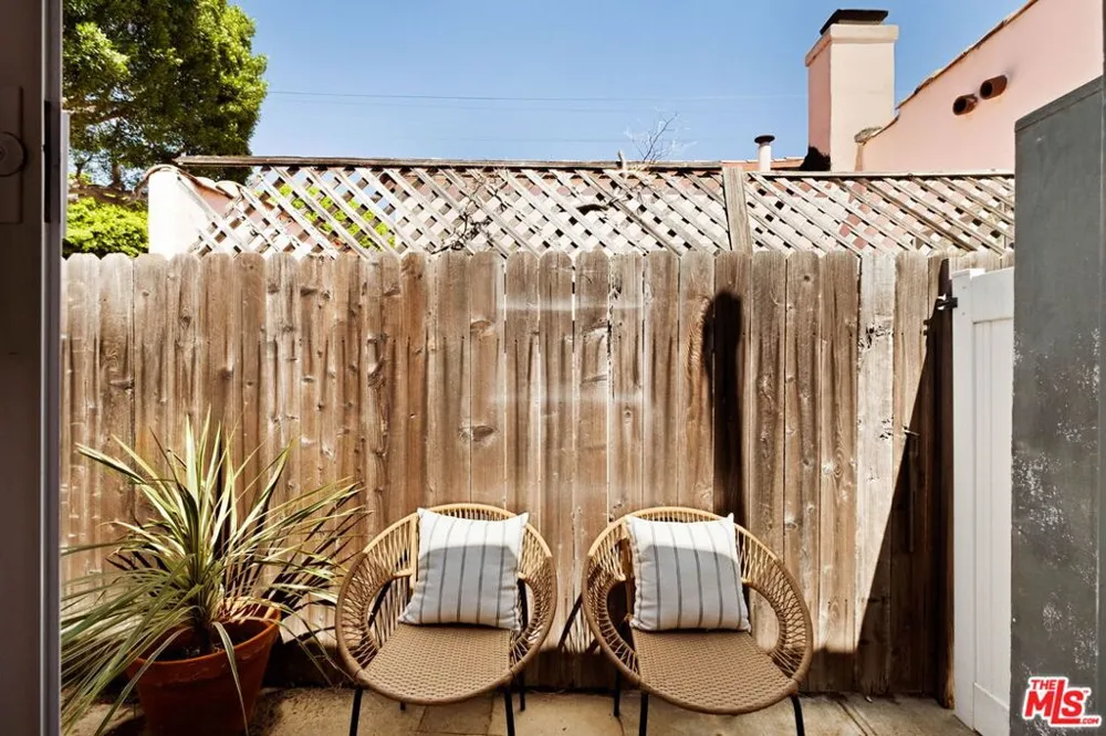2134 Oak Street #1 Santa Monica, CA 90405