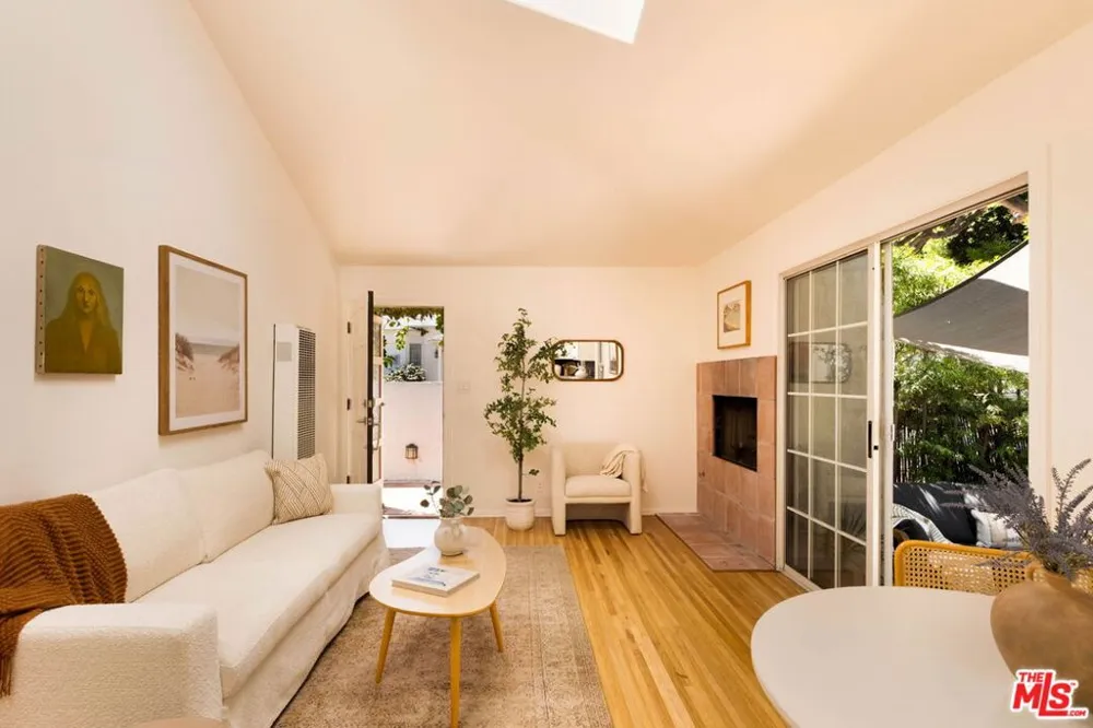 2134 Oak Street #1 Santa Monica, CA 90405