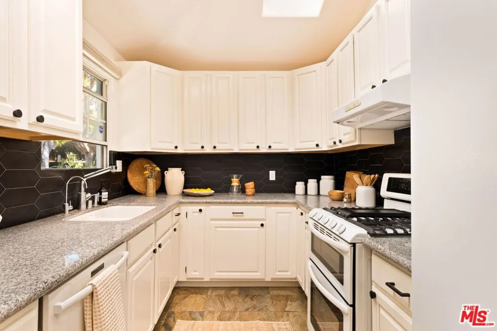 2134 Oak Street #1 Santa Monica, CA 90405