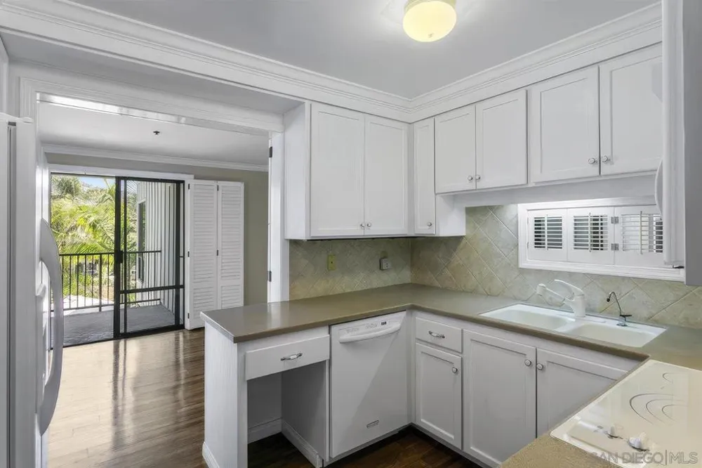 2130 Vallecitos #246 La Jolla, CA 92037