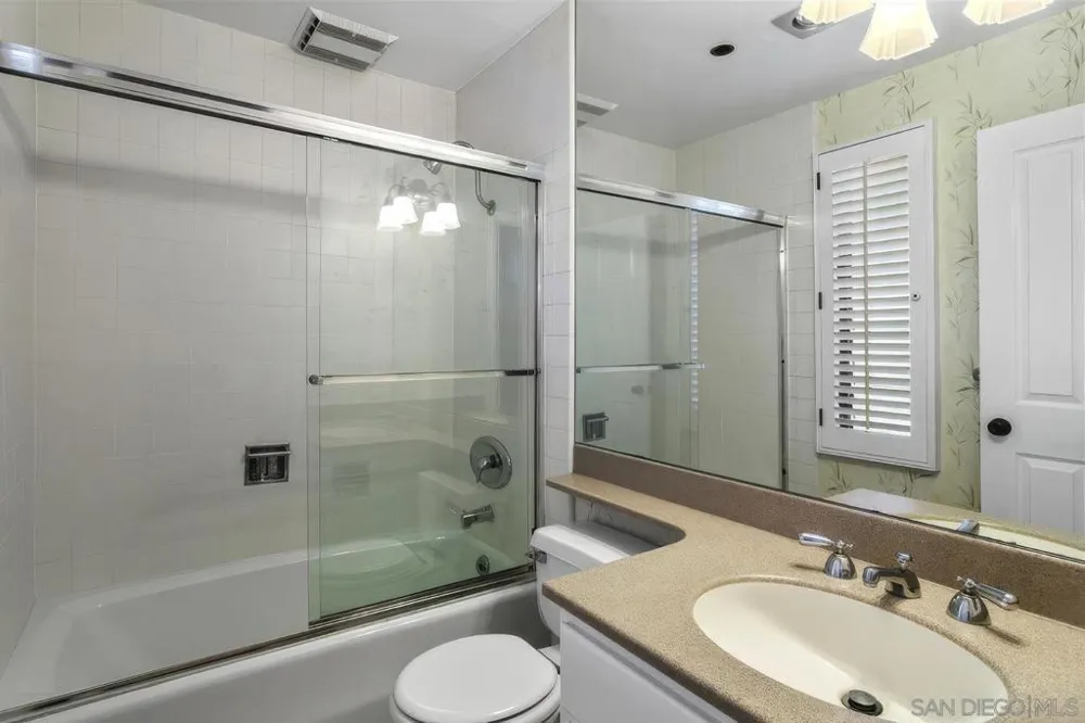 2130 Vallecitos #246 La Jolla, CA 92037