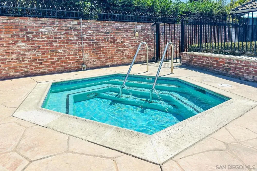 2130 Vallecitos #246 La Jolla, CA 92037