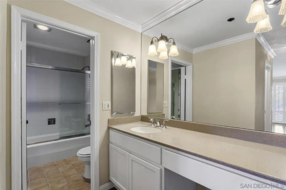 2130 Vallecitos #246 La Jolla, CA 92037