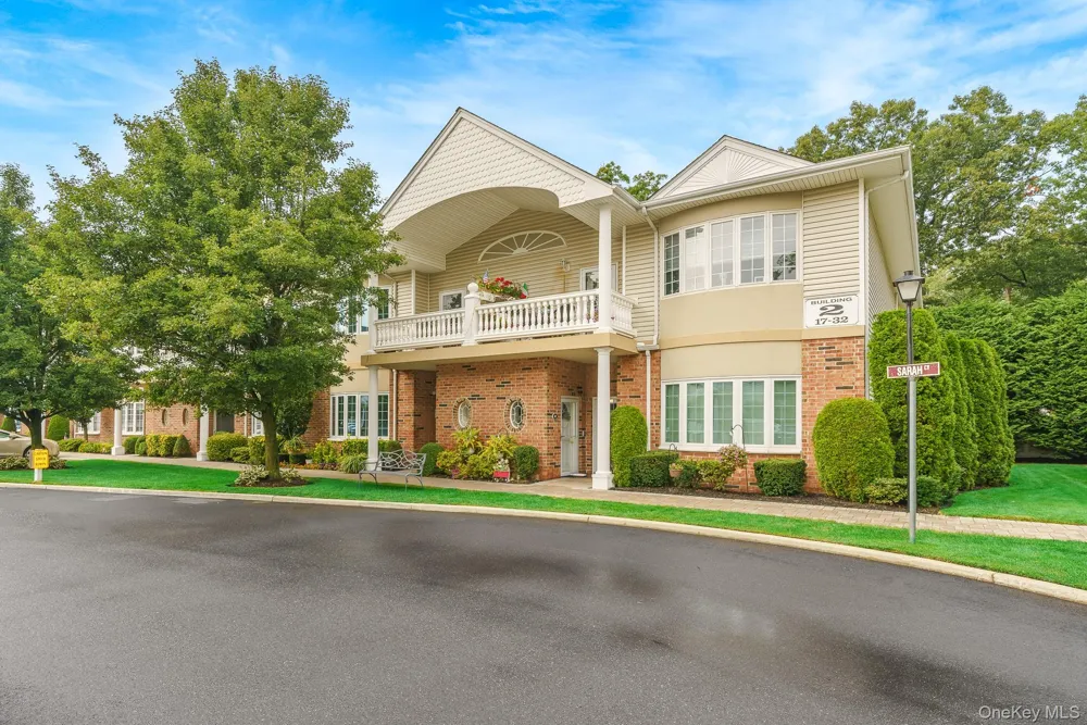30 Sarah Court Amityville, NY 11701