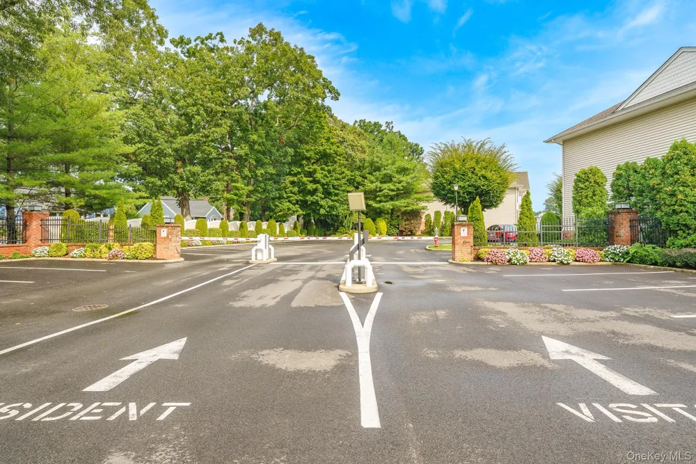 30 Sarah Court Amityville, NY 11701