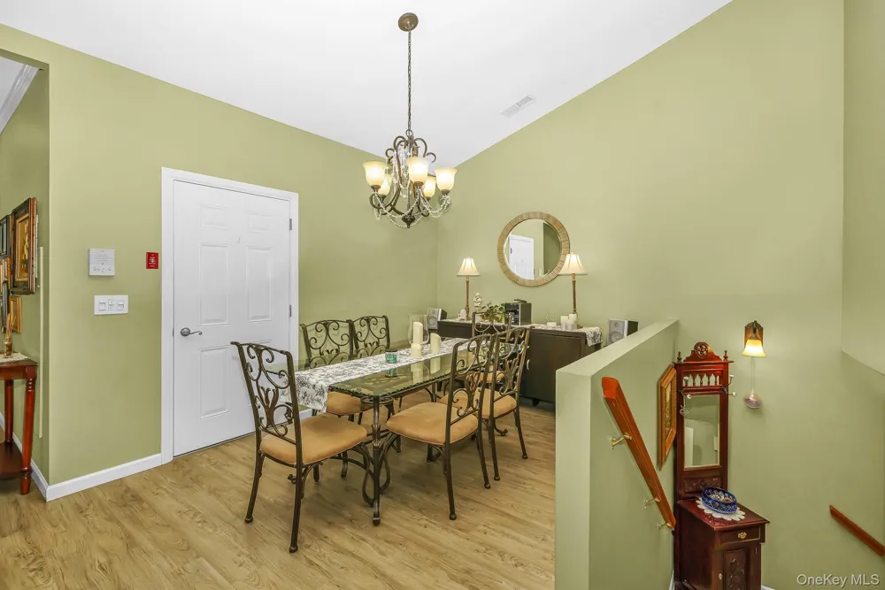 30 Sarah Court Amityville, NY 11701