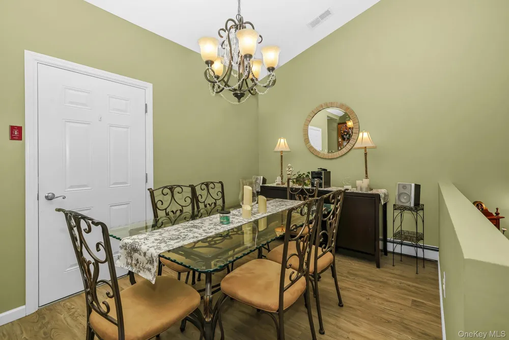 30 Sarah Court Amityville, NY 11701