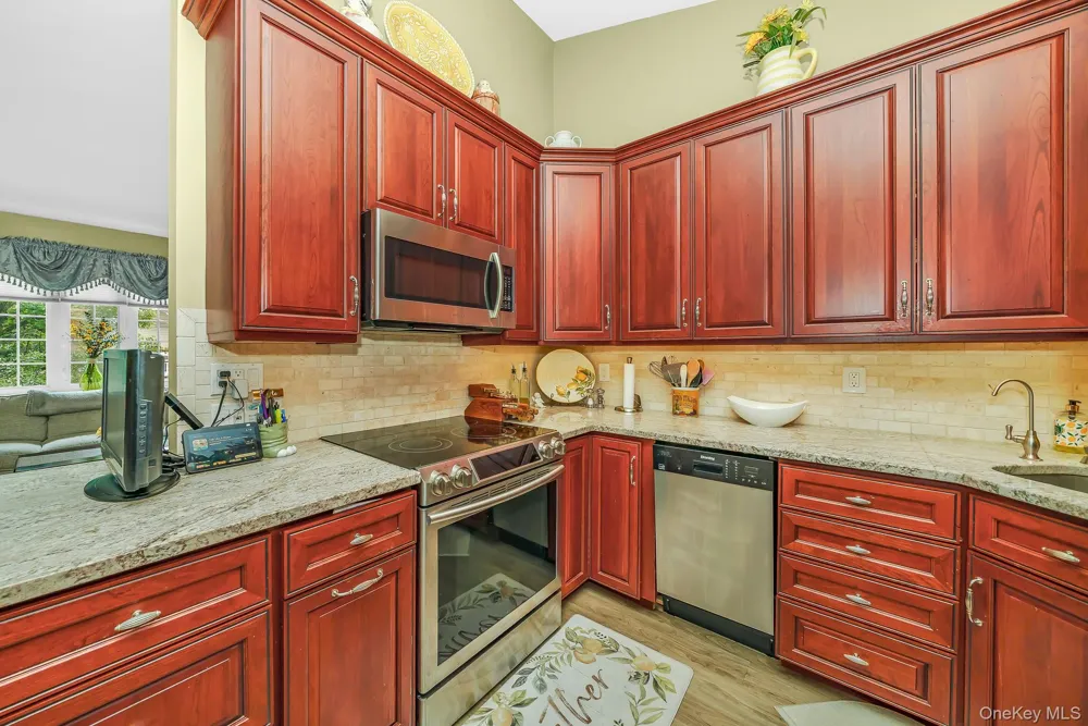 30 Sarah Court Amityville, NY 11701