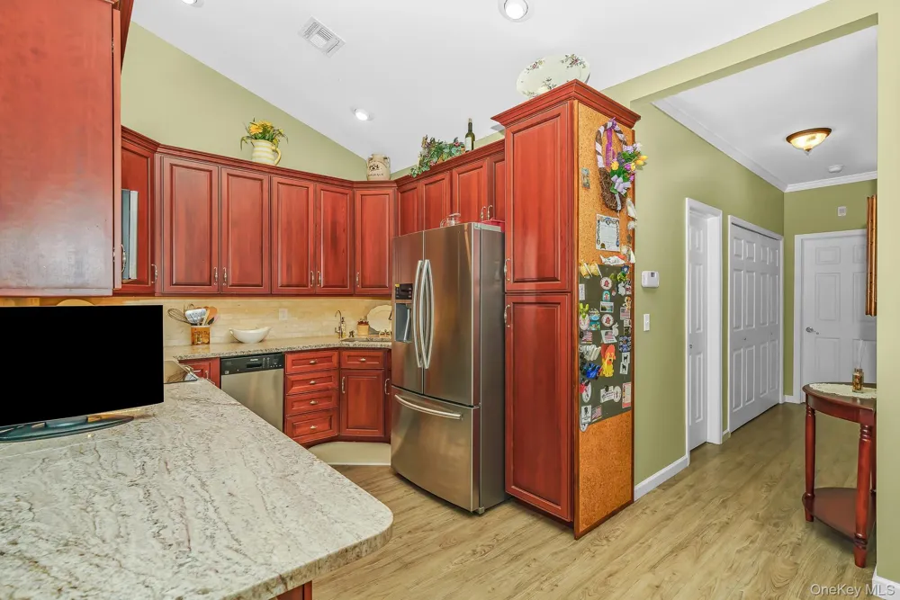 30 Sarah Court Amityville, NY 11701