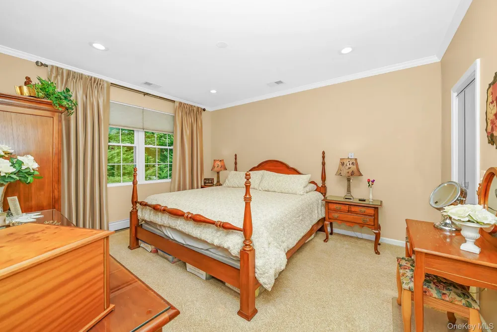 30 Sarah Court Amityville, NY 11701