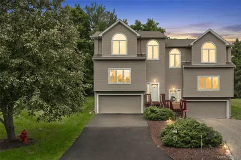 60 Rockridge Drive
