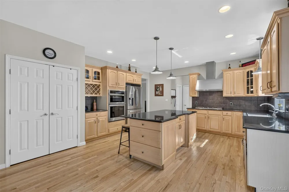41 Lindy Drive Carmel, NY 10512