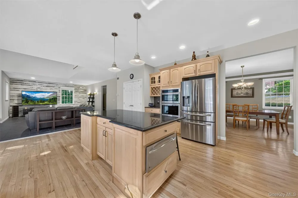 41 Lindy Drive Carmel, NY 10512