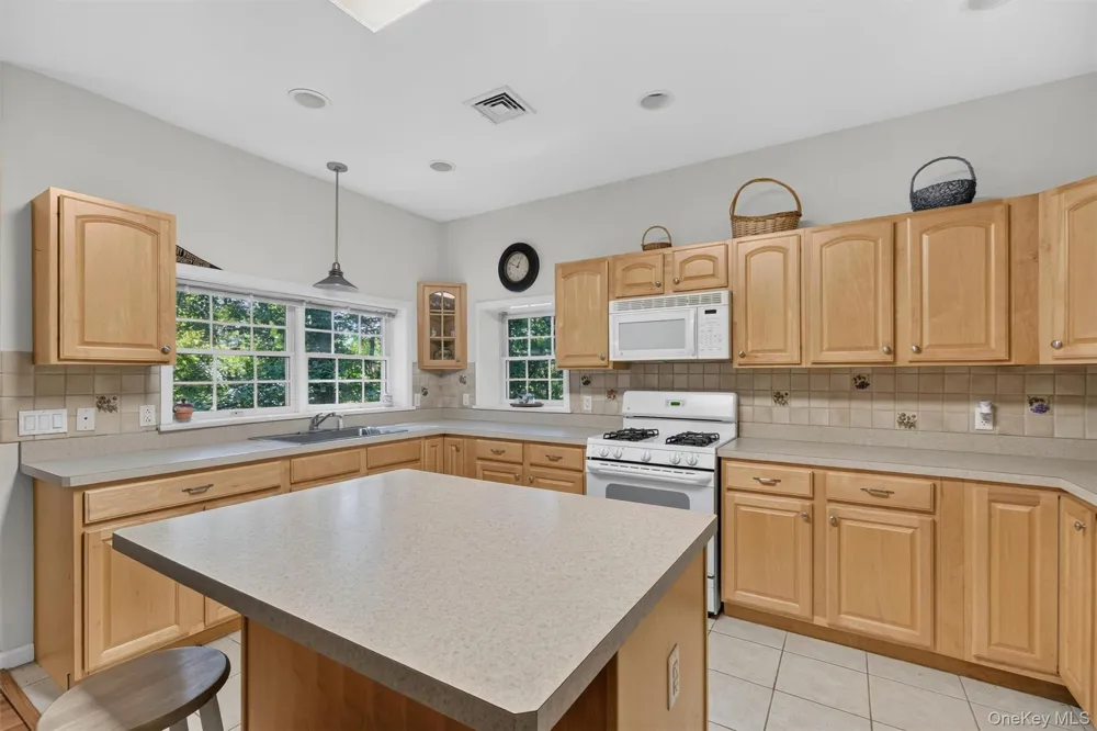 41 Lindy Drive Carmel, NY 10512
