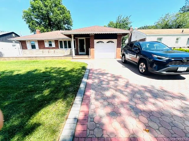 819 Dean Drive Baldwin, NY 11510