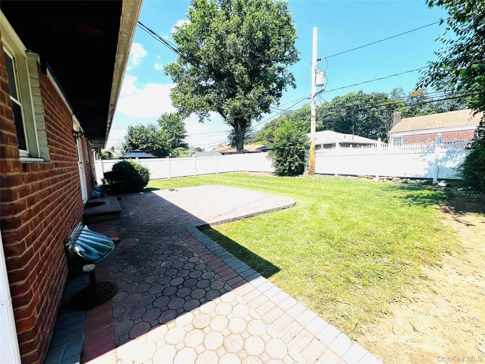 819 Dean Drive Baldwin, NY 11510