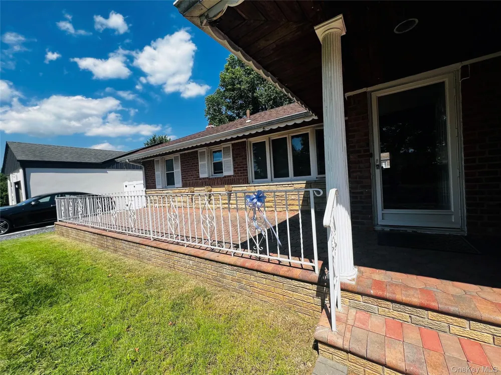 819 Dean Drive Baldwin, NY 11510