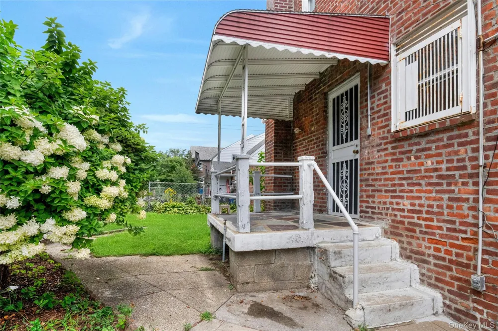 4041 Duryea Avenue Bronx, NY 10466