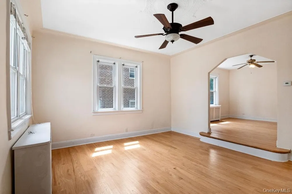 4041 Duryea Avenue Bronx, NY 10466
