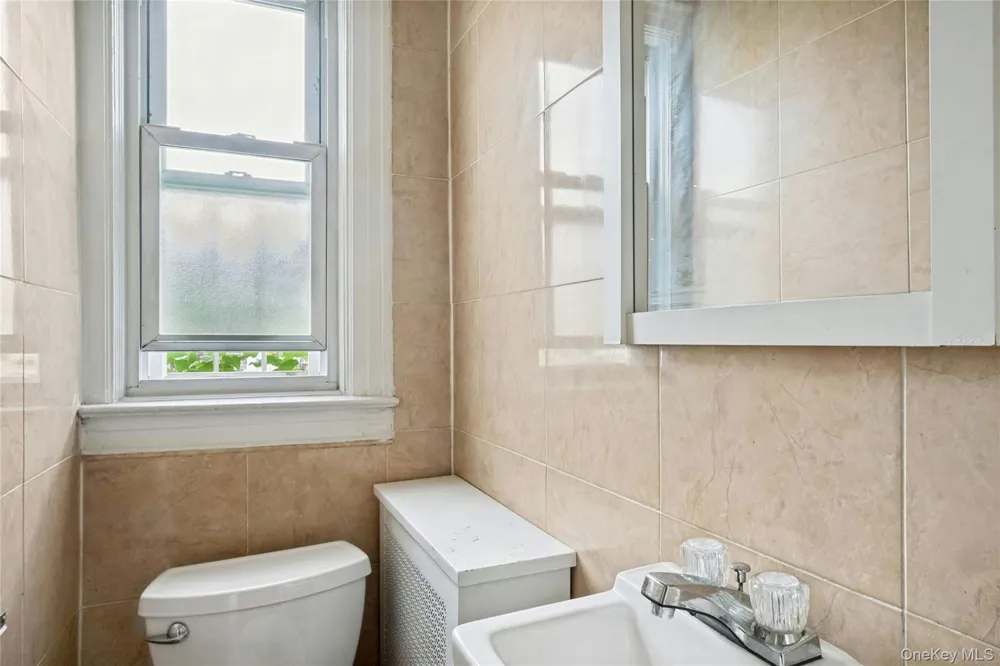 4041 Duryea Avenue Bronx, NY 10466