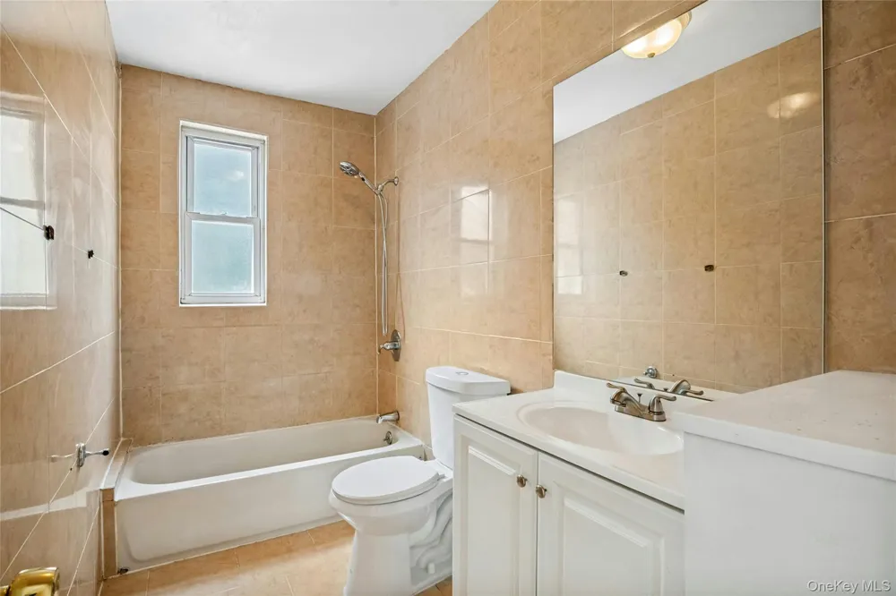 4041 Duryea Avenue Bronx, NY 10466