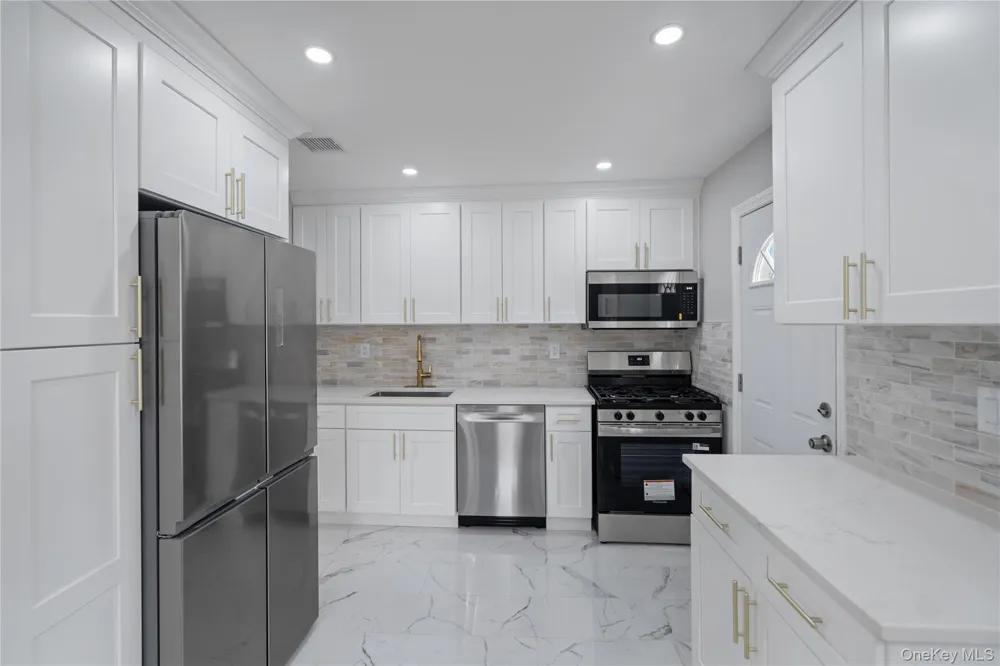 48 Cliff Avenue Hempstead, NY 11550