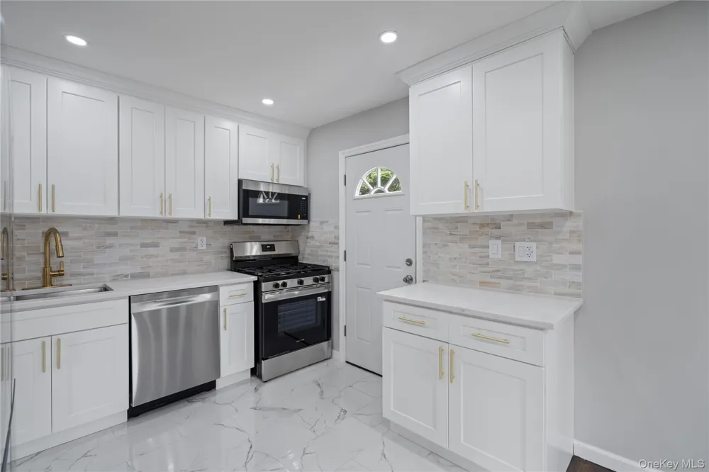 48 Cliff Avenue Hempstead, NY 11550