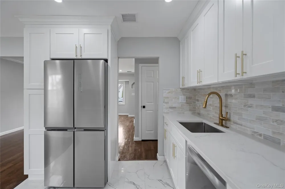 48 Cliff Avenue Hempstead, NY 11550