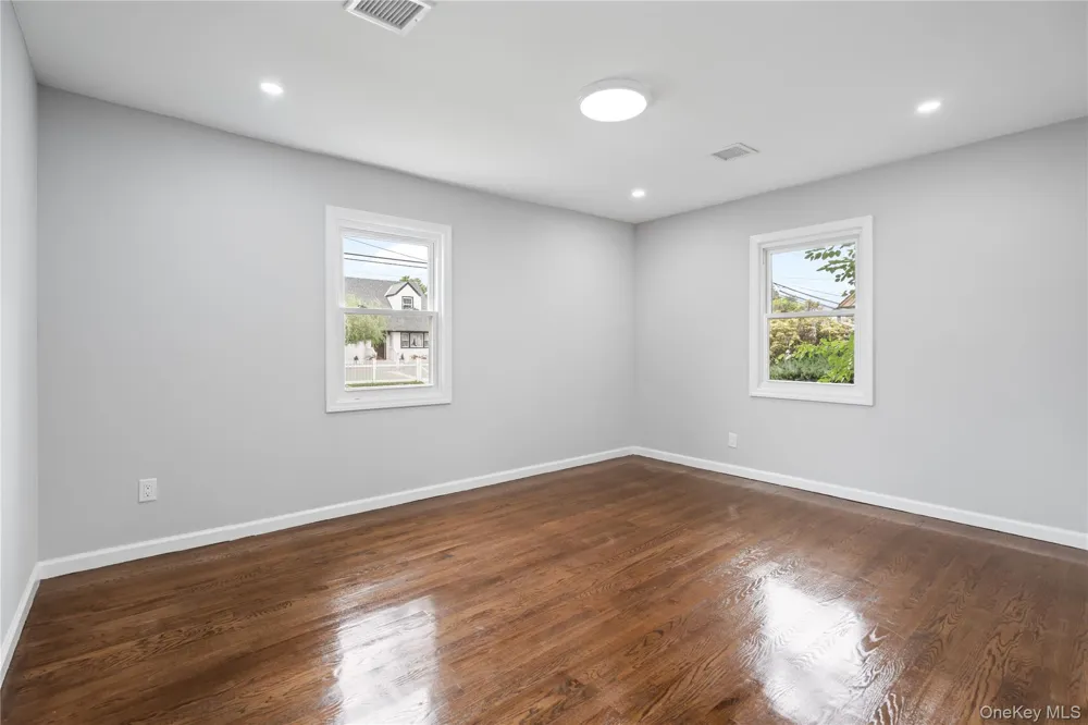 48 Cliff Avenue Hempstead, NY 11550