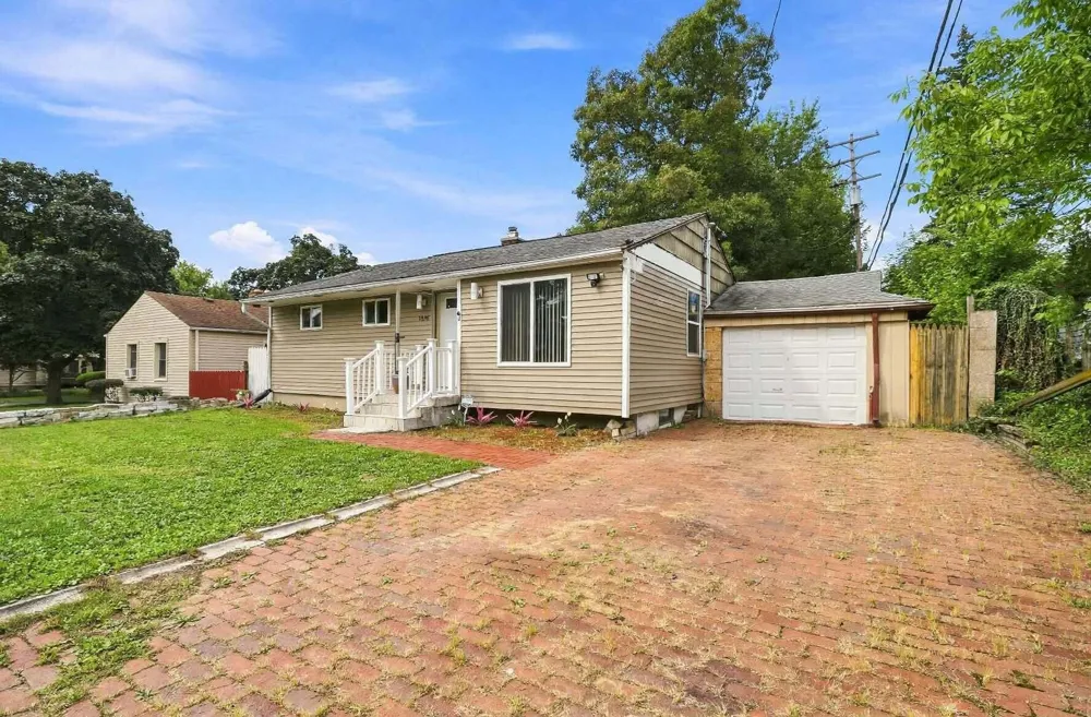 3814 Cherokee Avenue Flint City, MI 48507