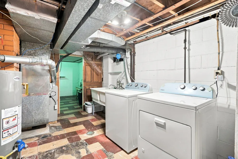 3814 Cherokee Avenue Flint City, MI 48507
