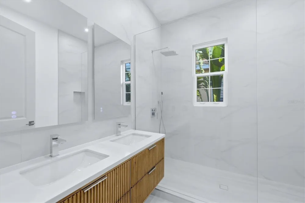 7257 GREYSTONE STREET Lakewood Ranch, FL 34202