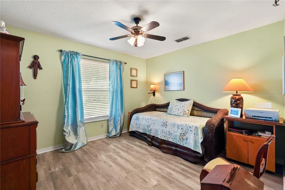 6004 SANDERLING DRIVE Lakeland, FL 33809