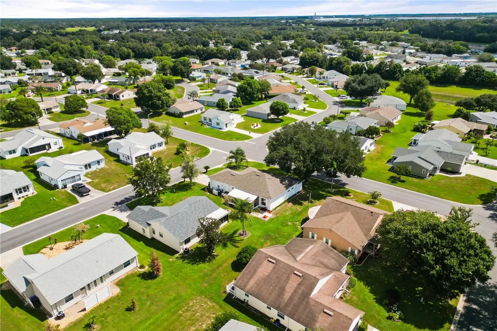 6004 SANDERLING DRIVE Lakeland, FL 33809